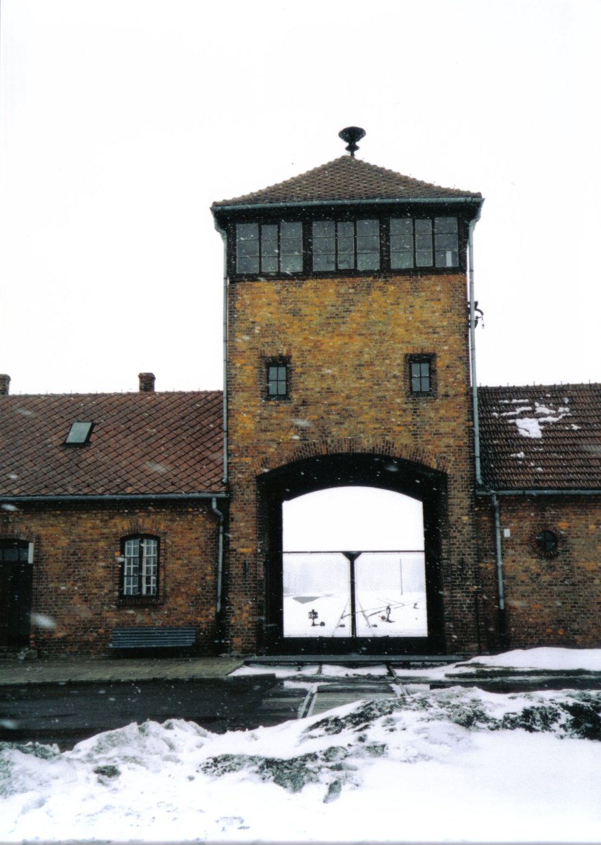 birkenau entrance